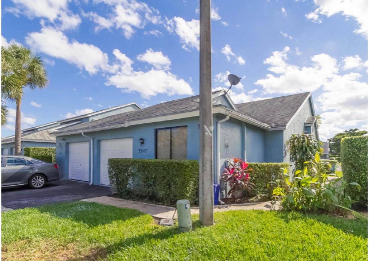 3947 Island Club Circle - Photo 1