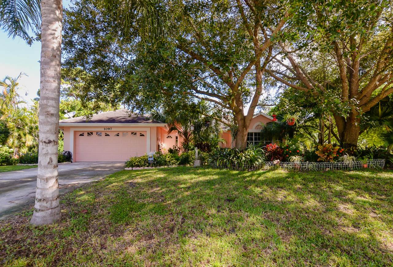1097 Shakespeare Avenue - Photo 1
