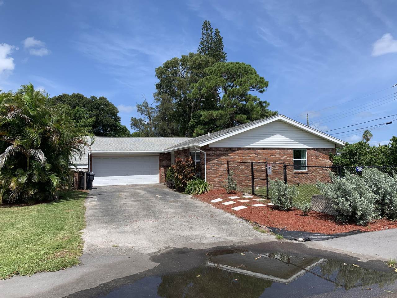 900 Grace Avenue - Photo 1
