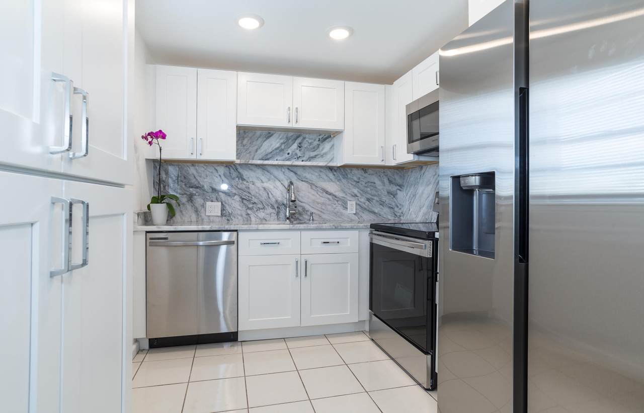 211 Dorset F - Photo 1