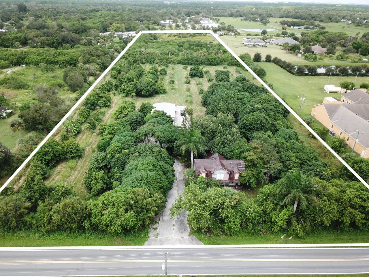 6001 Oleander Avenue - Photo 1