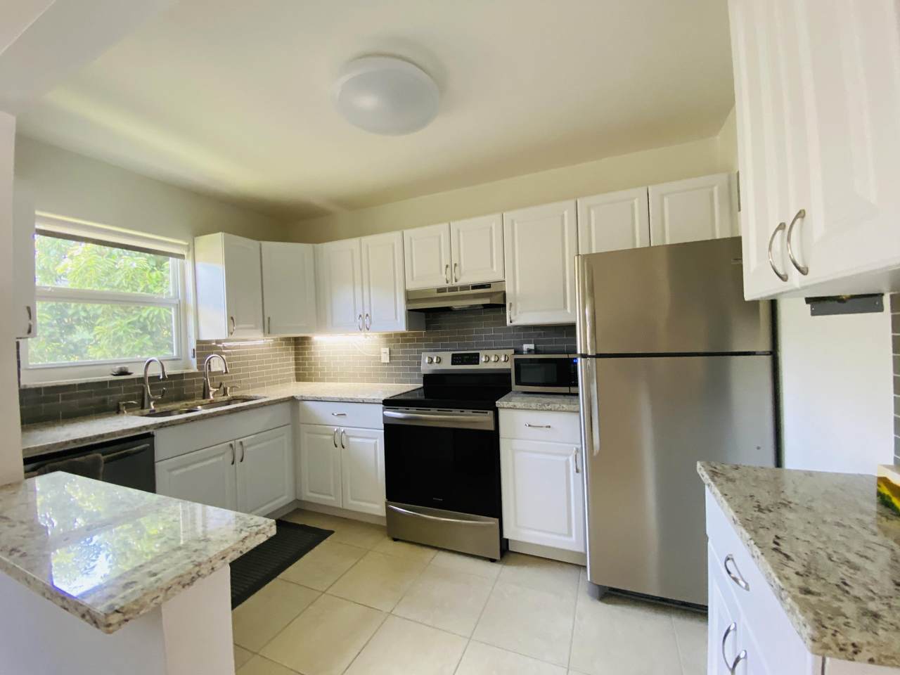 55 Stratford D - Photo 1
