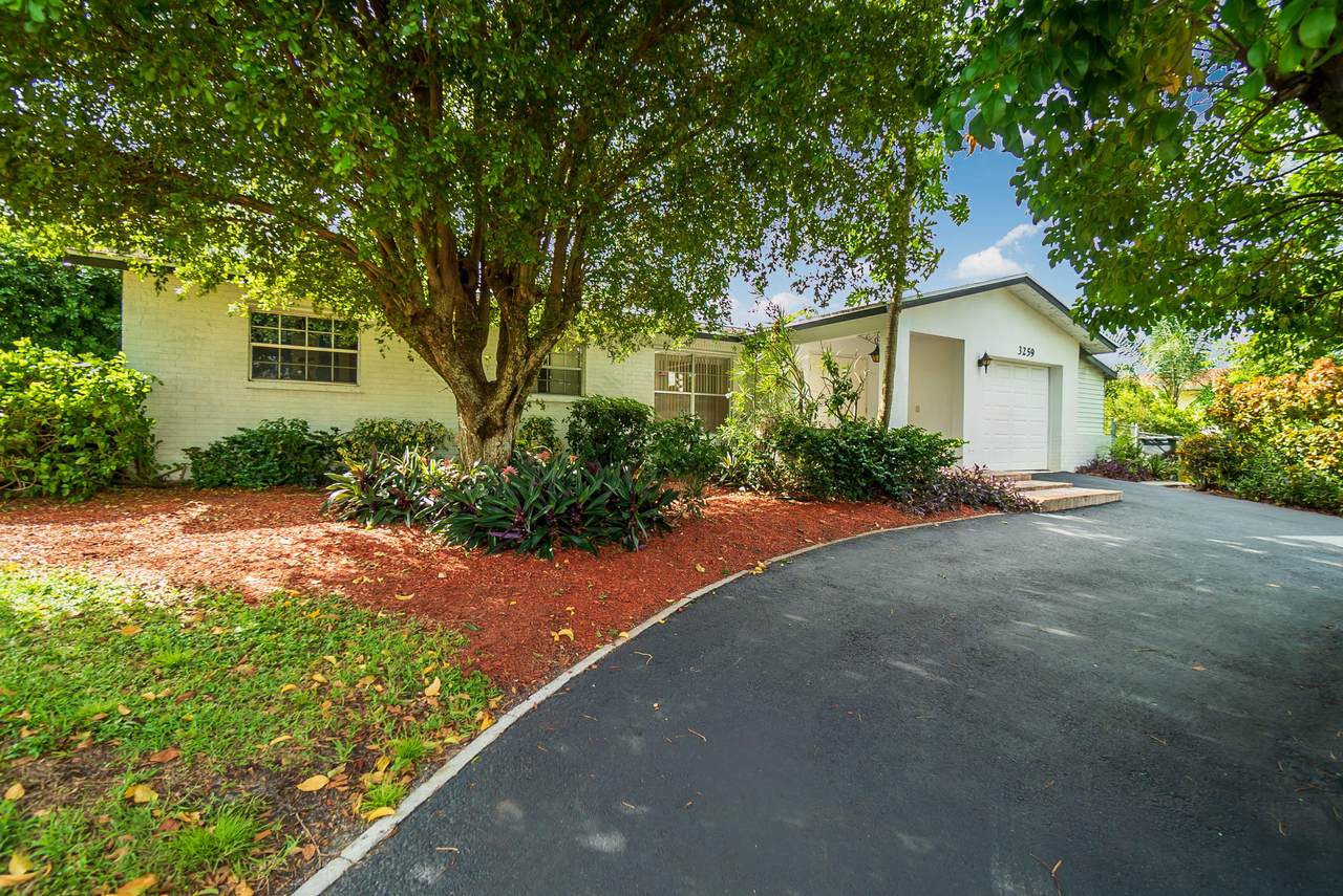3259 Pinehurst Drive - Photo 1