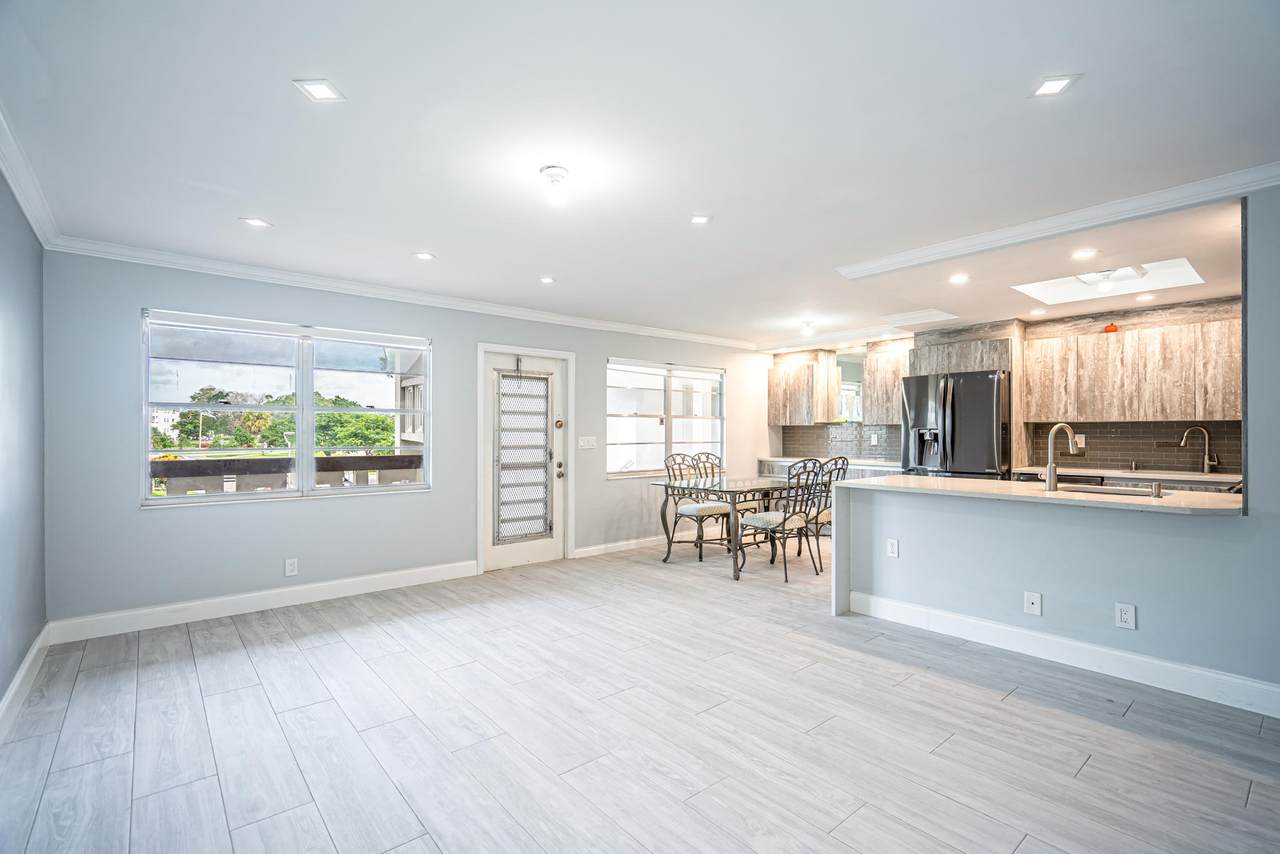 222 Richmond C - Photo 1