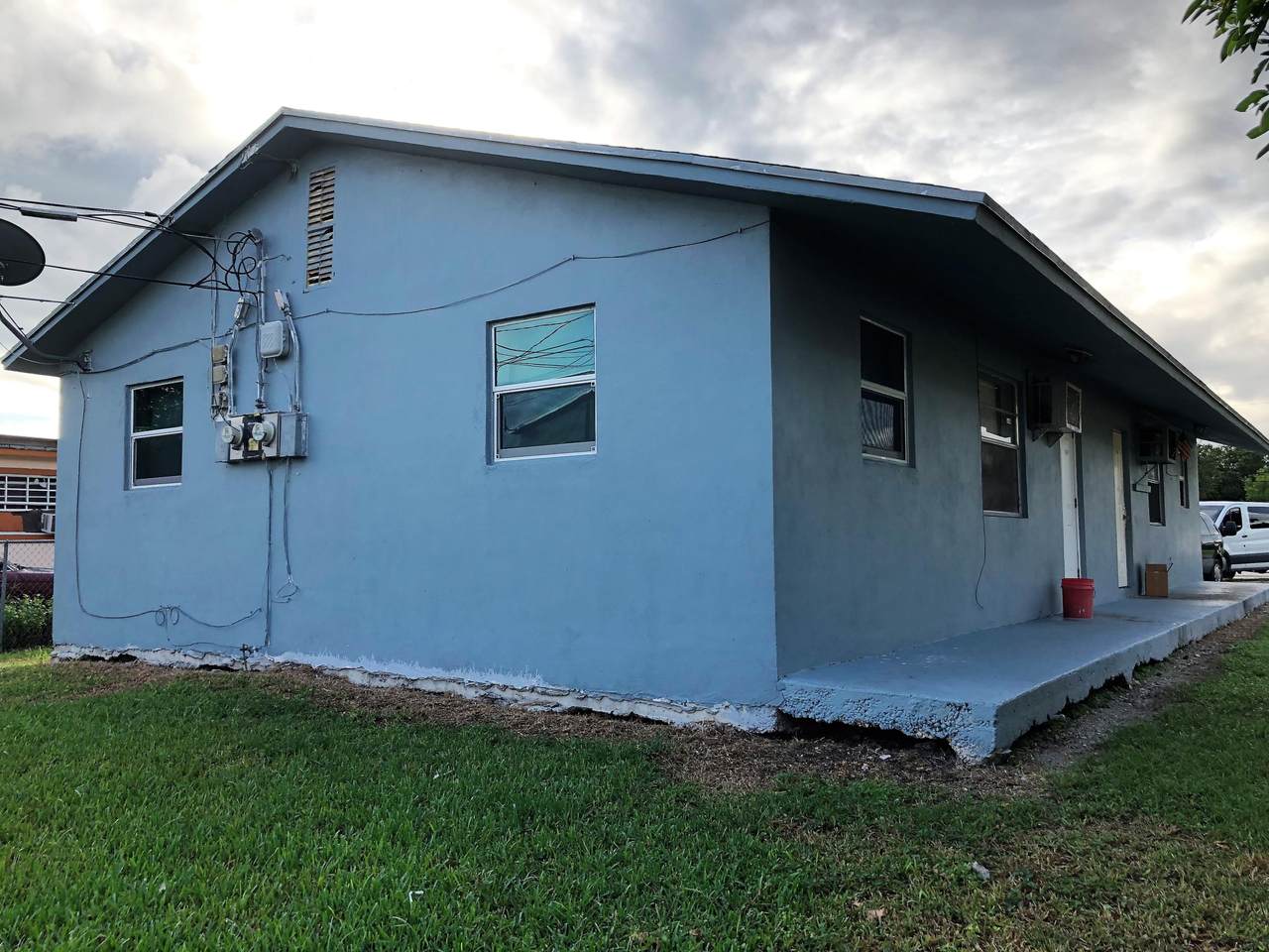 617 5th Street - Photo 1