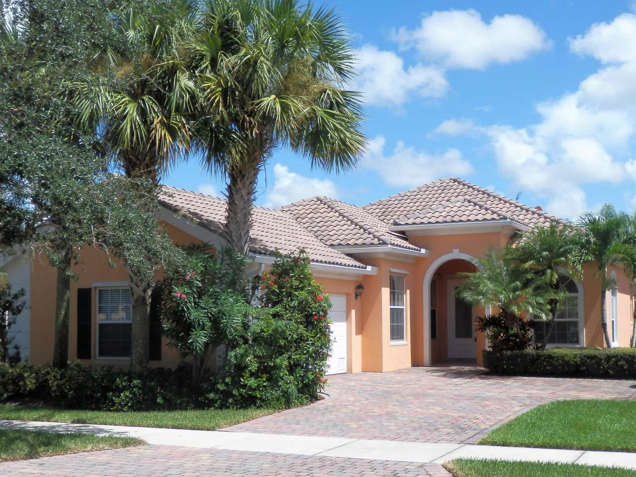 11547 Rockingham Drive - Photo 1