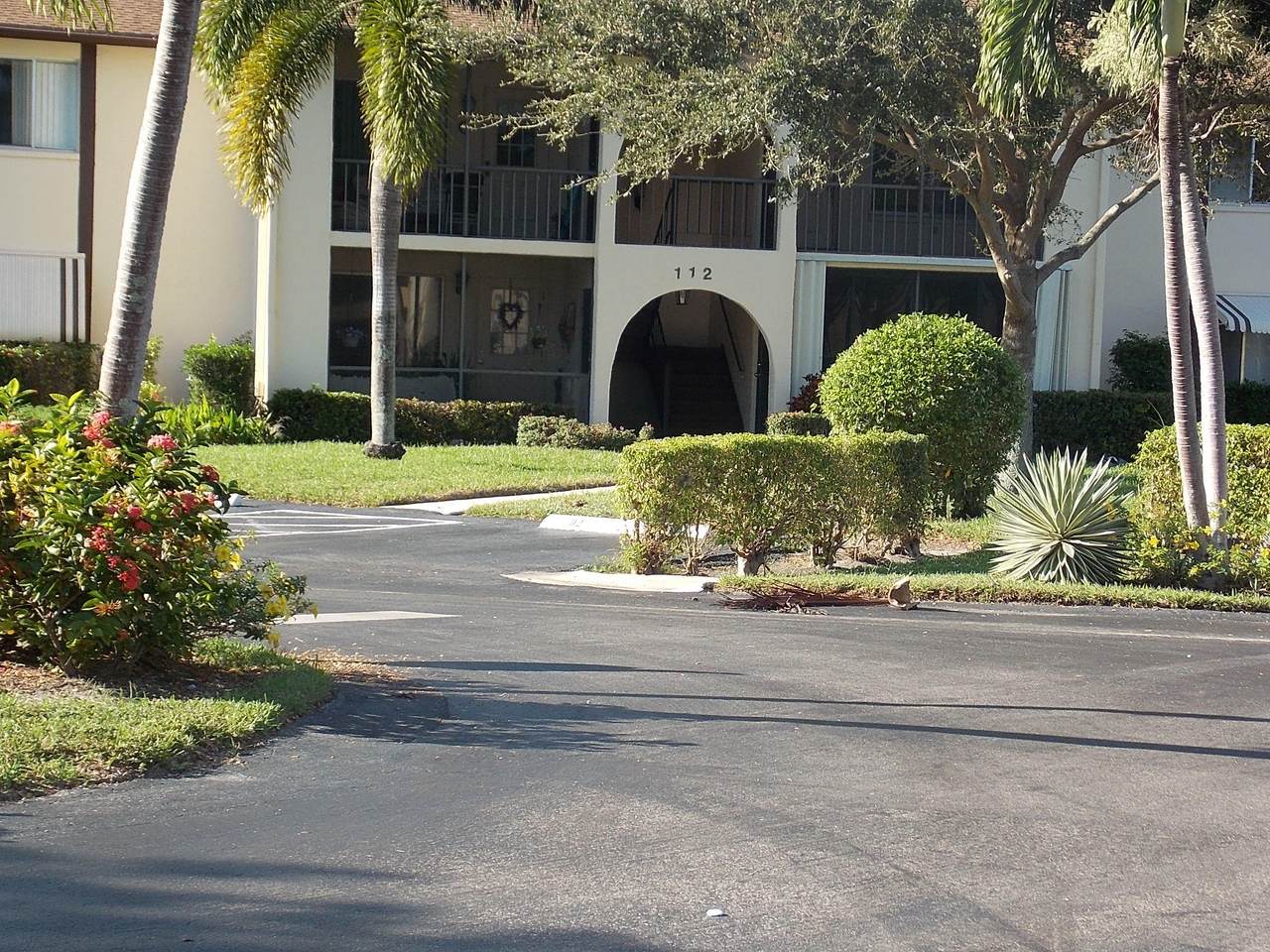 112 Lake Pine Circle - Photo 1