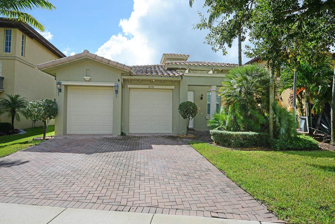 10738 80th Circle - Photo 1