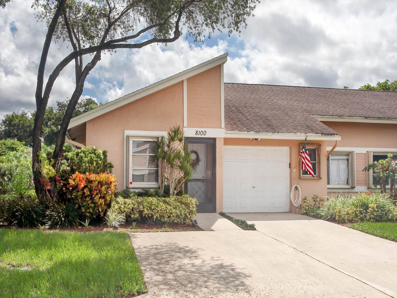 8100 Sweetbriar Way - Photo 1