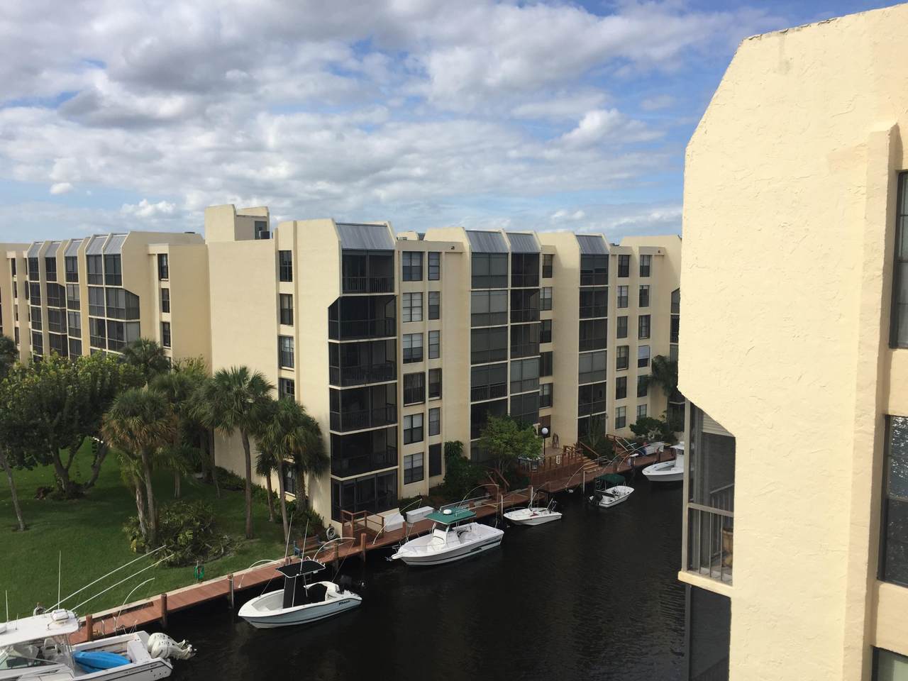 7 Royal Palm Way - Photo 1