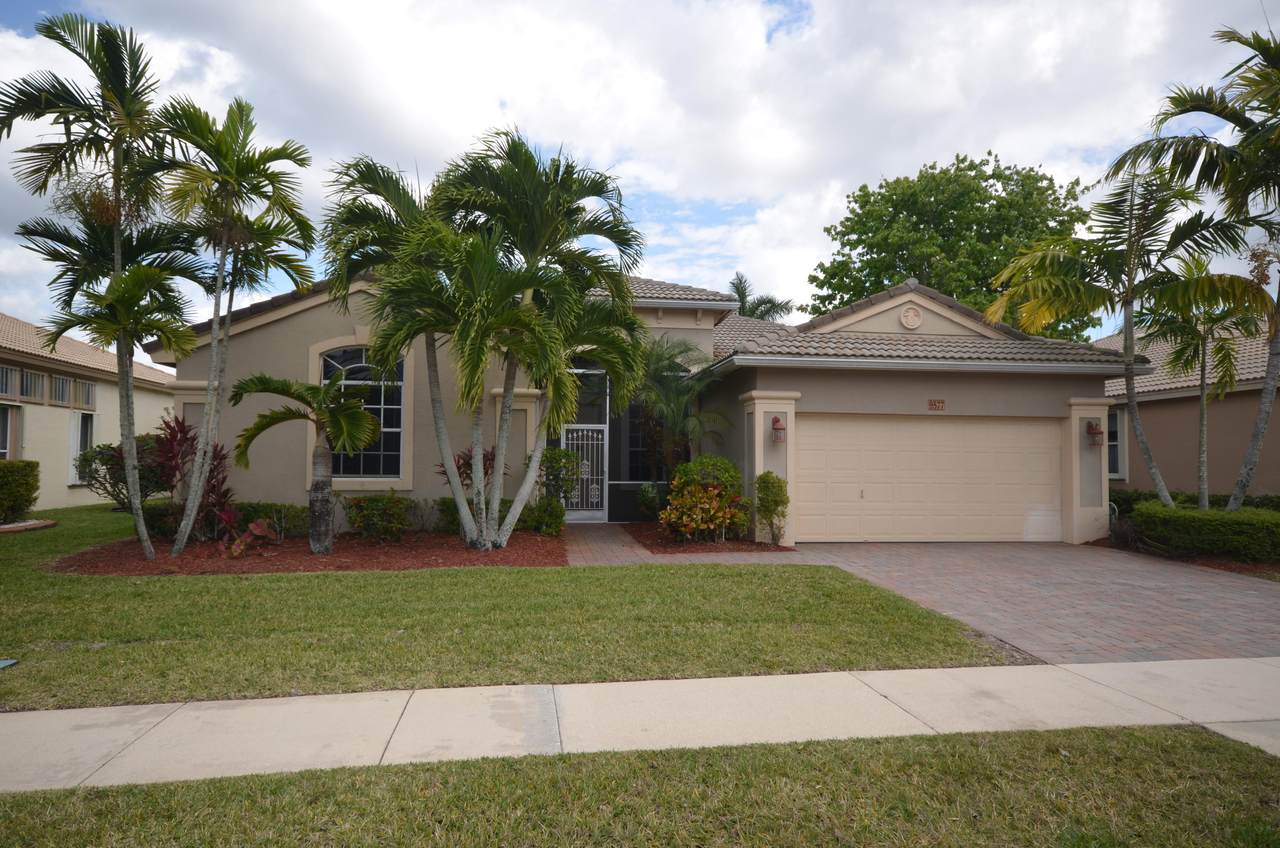 9577 Lantern Bay Circle - Photo 1
