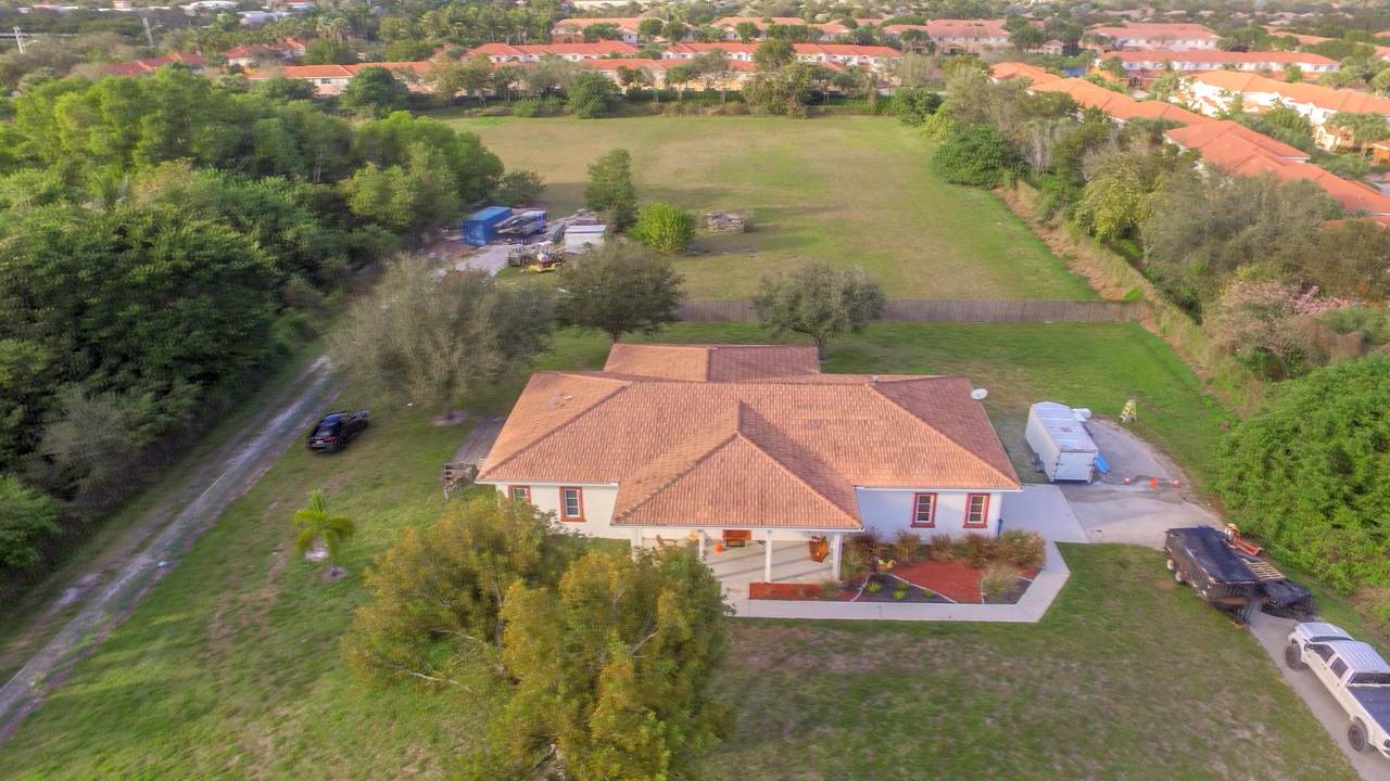 7387 105th Street - Photo 1