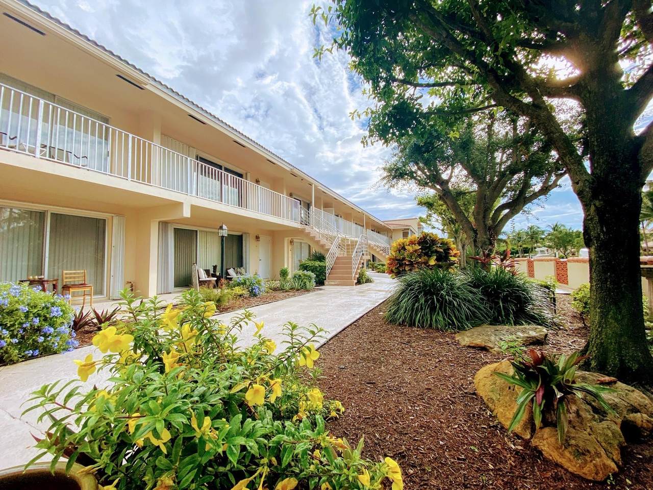371 8th Street - Photo 1