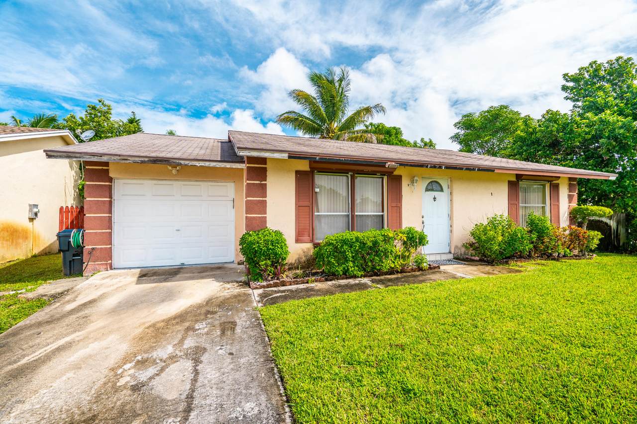 6055 Blue Stone Lane - Photo 1