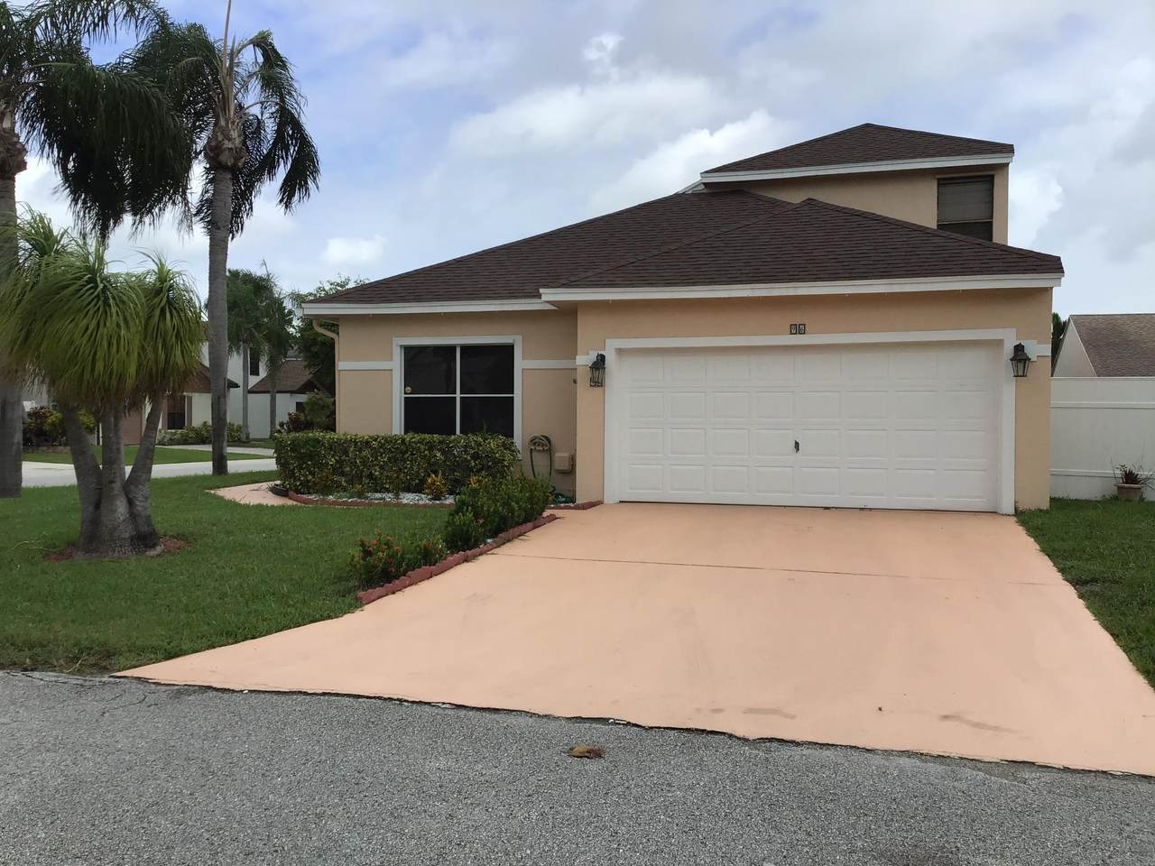 96 Magnolia Circle - Photo 1