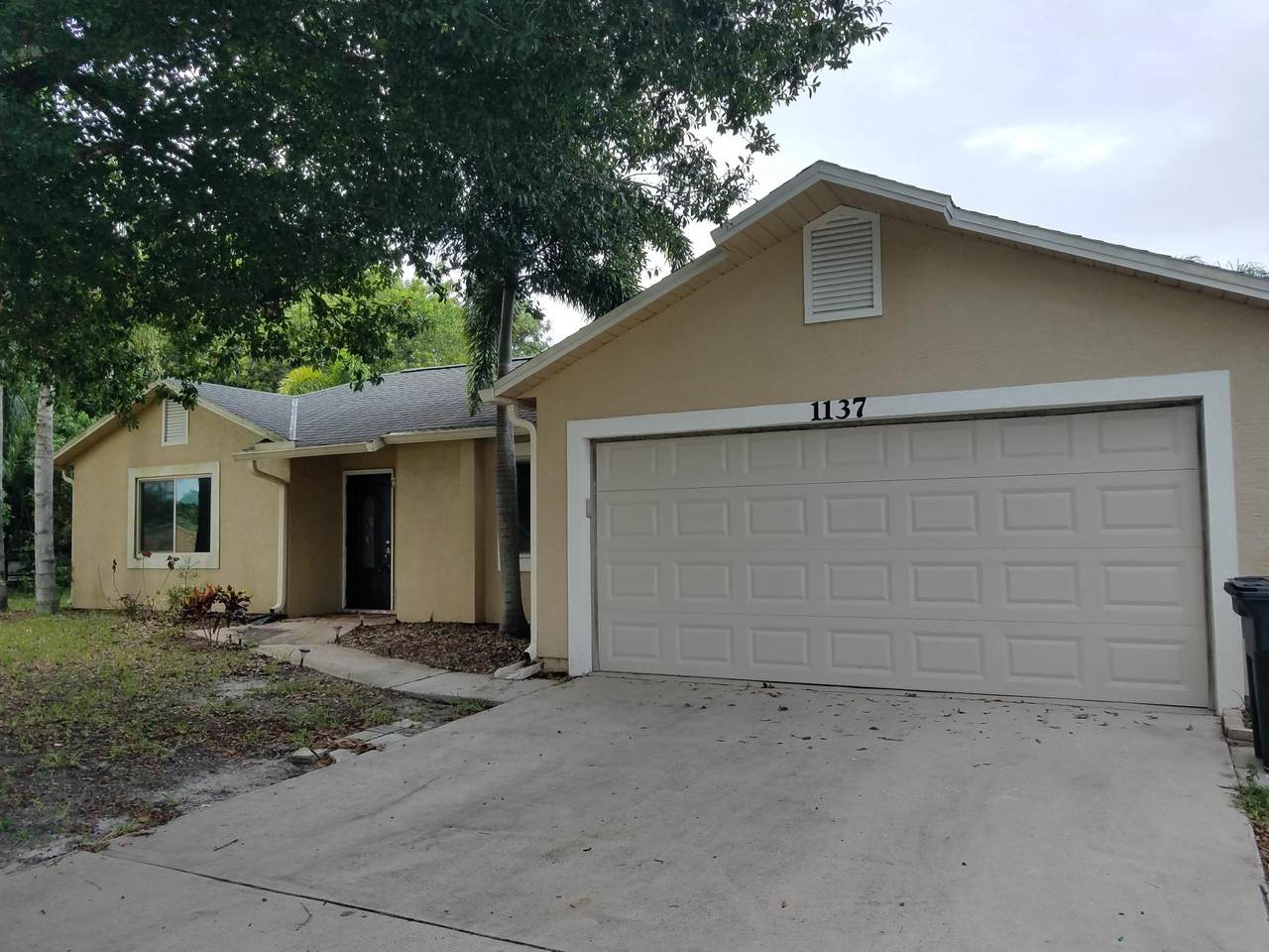 1137 Alcantarra Boulevard - Photo 1