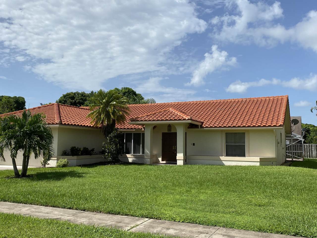 1655 Farmington Circle - Photo 1