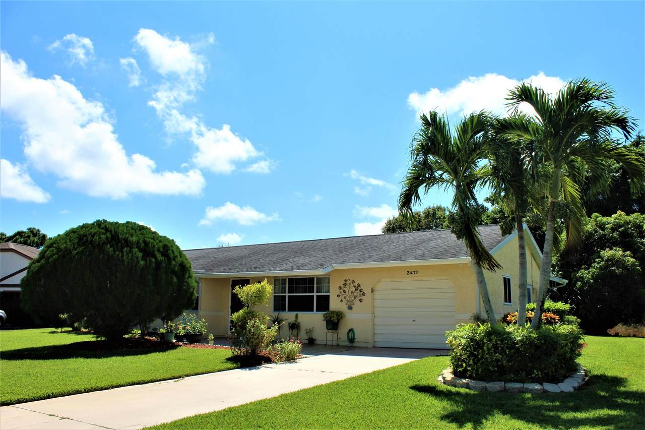 2432 Meadwood Court - Photo 1