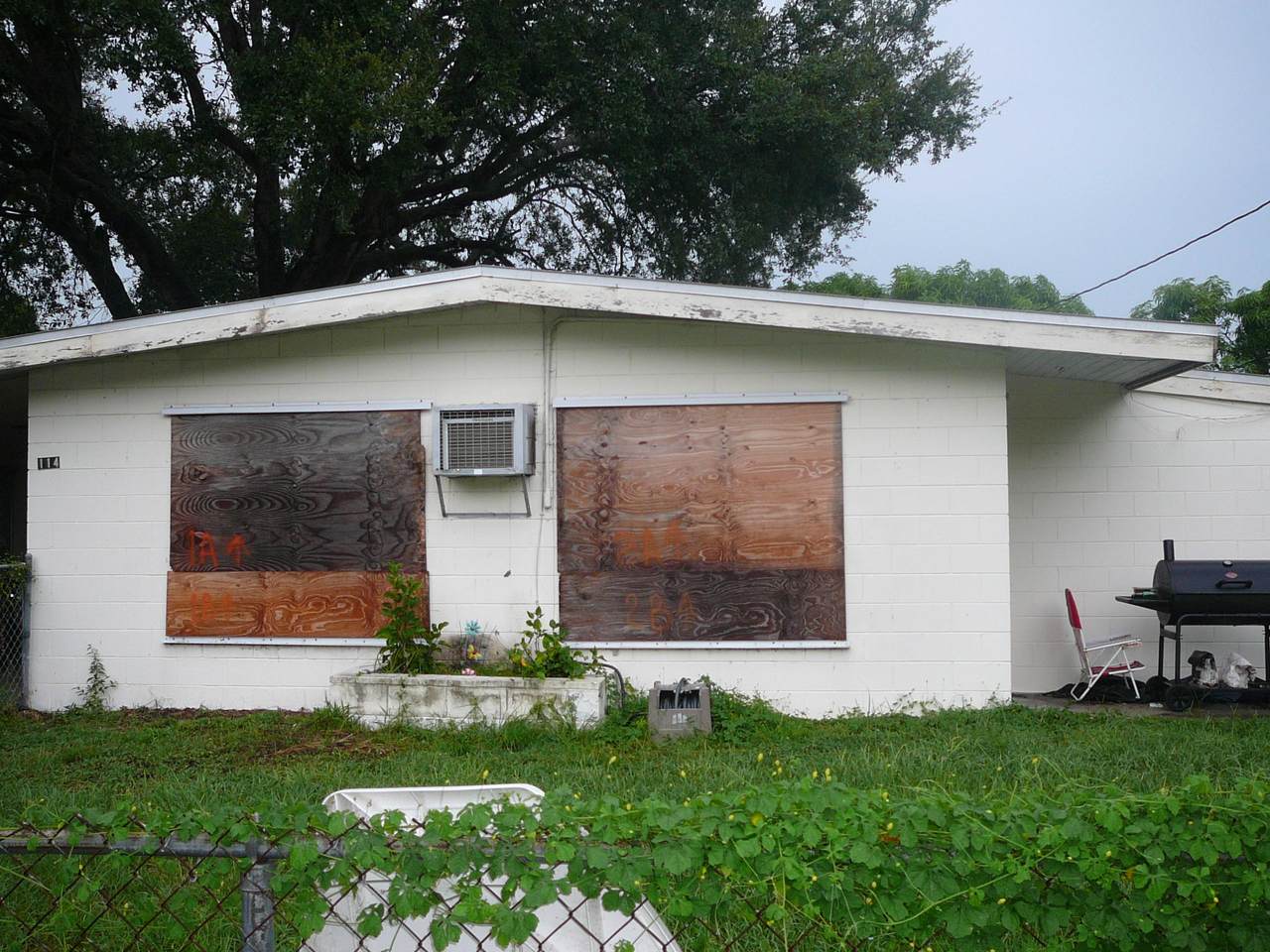 114 Roselyn Avenue - Photo 1