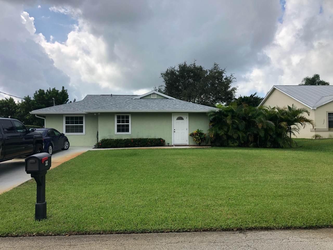 352 Carter Avenue - Photo 1