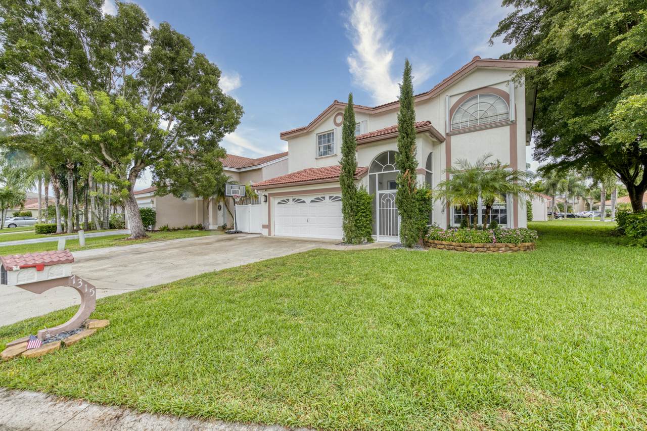 7315 Michigan Isle Road - Photo 1