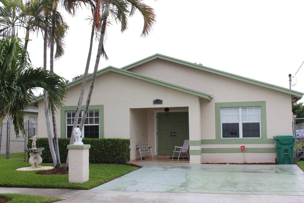 1041 10th Street - Photo 1