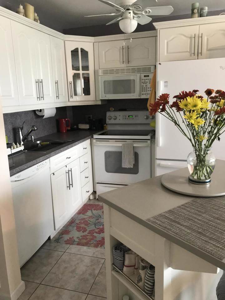408 Southampton A - Photo 1