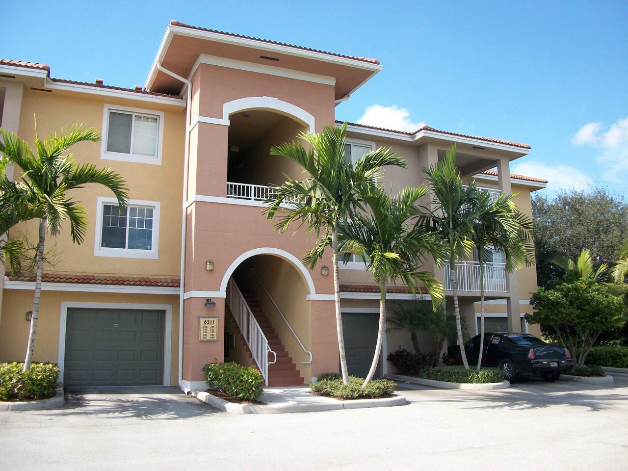 6511 Emerald Dunes Drive - Photo 1
