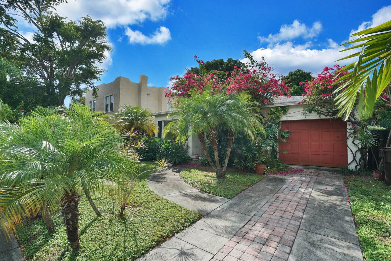 210 Edgewood Drive - Photo 1