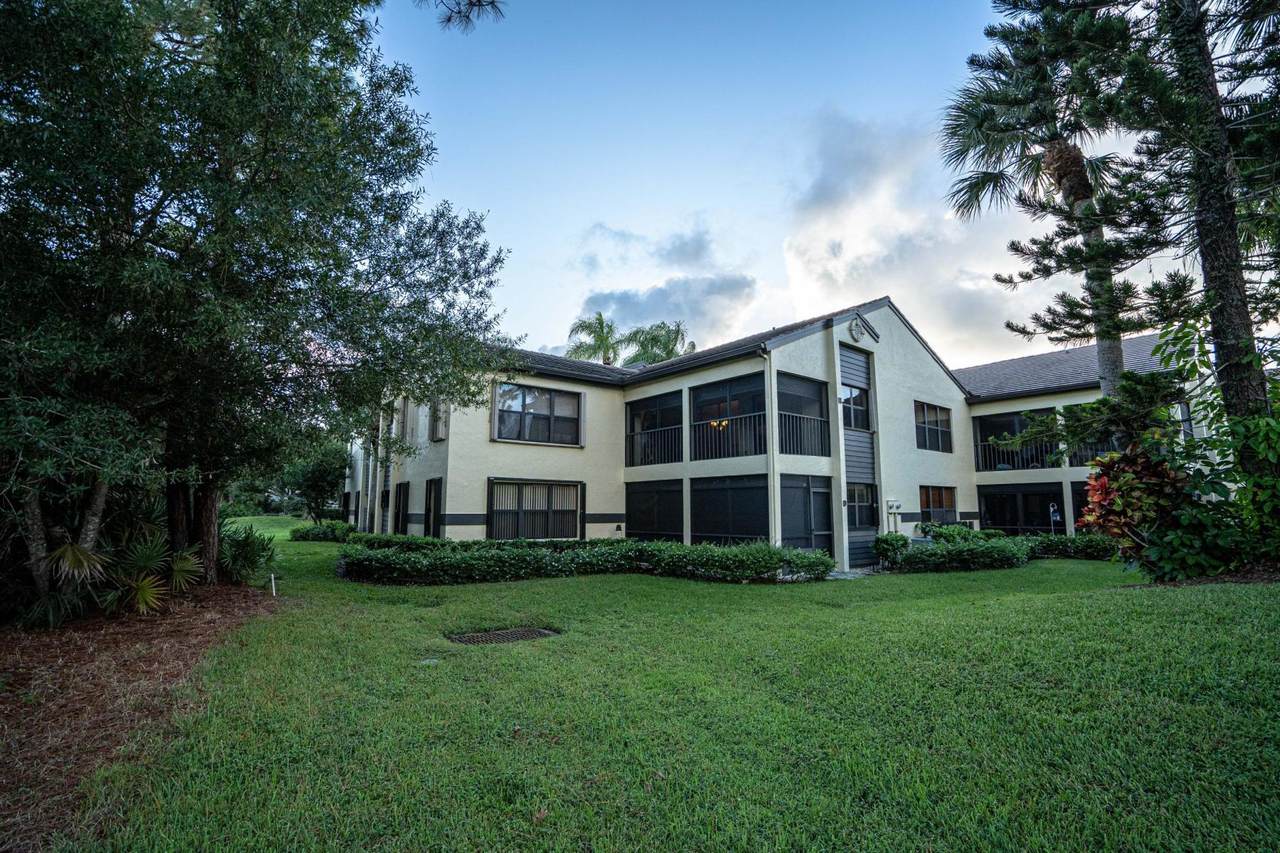3960 Greenwood Way - Photo 1
