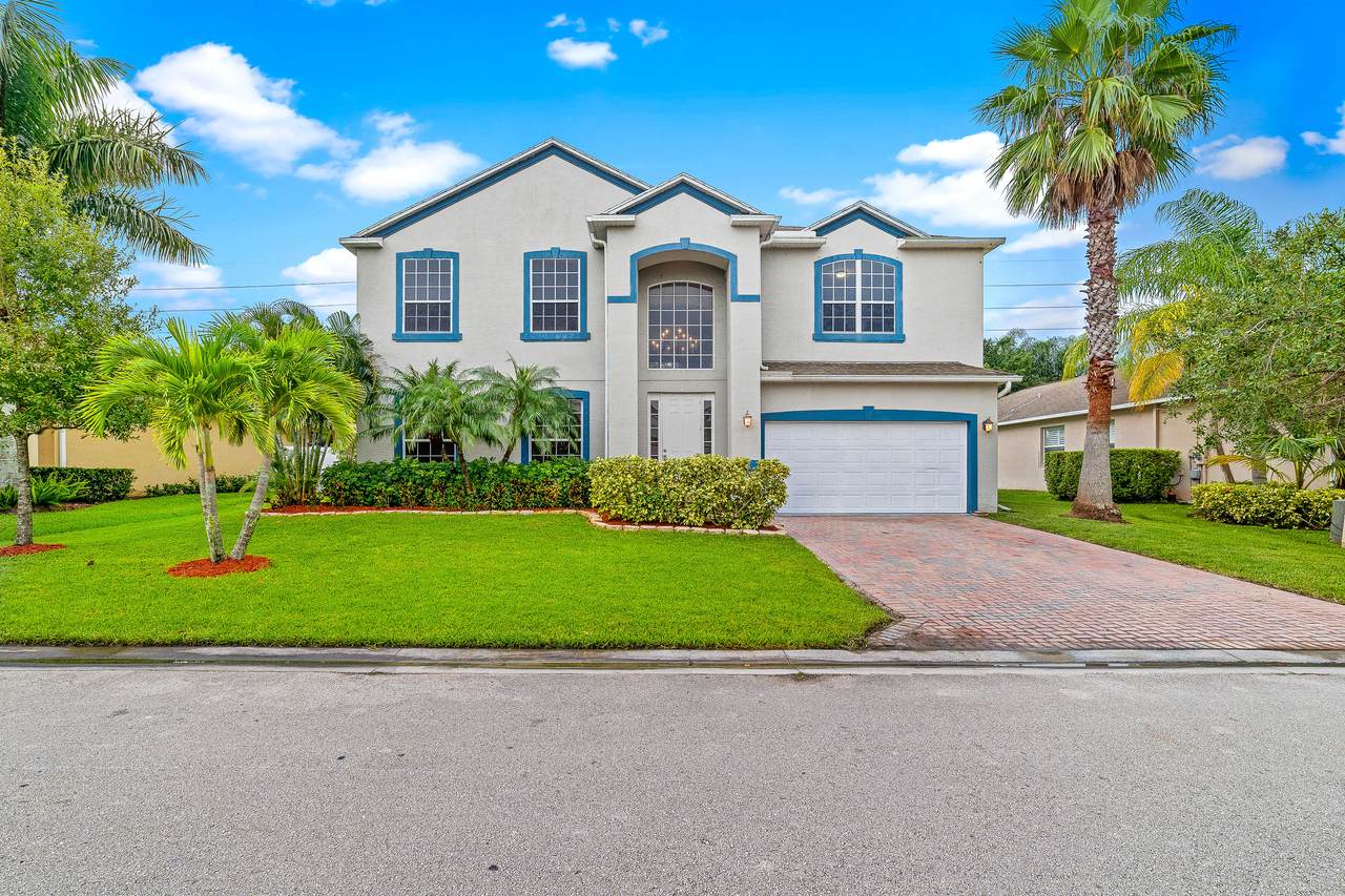1353 Scarlet Oak Circle - Photo 1