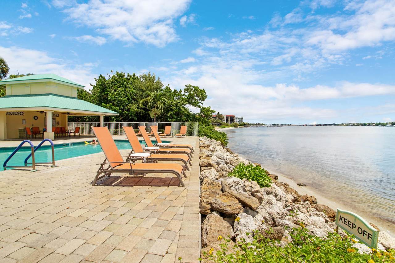 137 Barefoot Cove - Photo 1