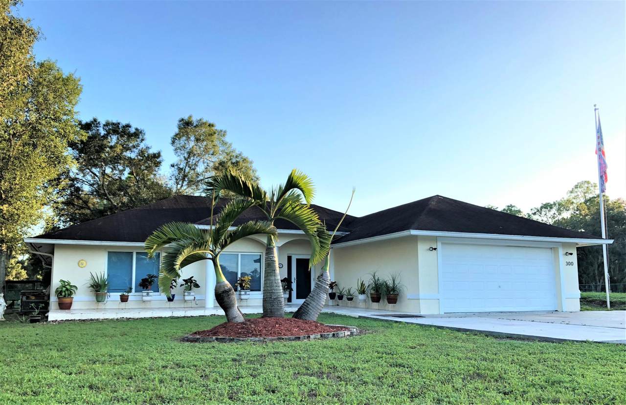 300 Pine Cone Avenue - Photo 1