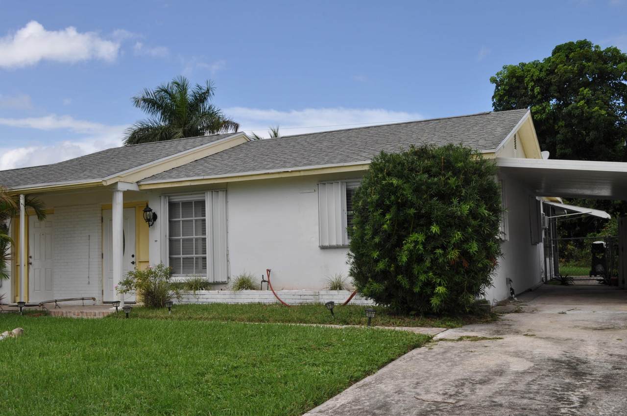 915 Riverwood Lane - Photo 1