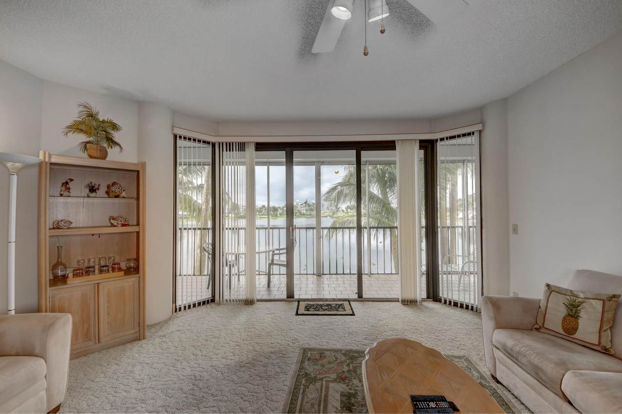 221 Plantation Road - Photo 1