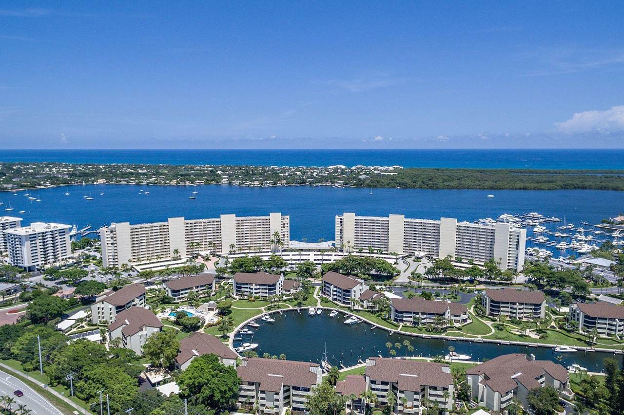 122 Lakeshore Drive - Photo 1