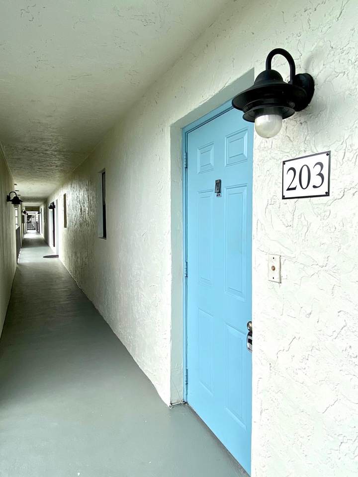 1020 Homewood Boulevard - Photo 1