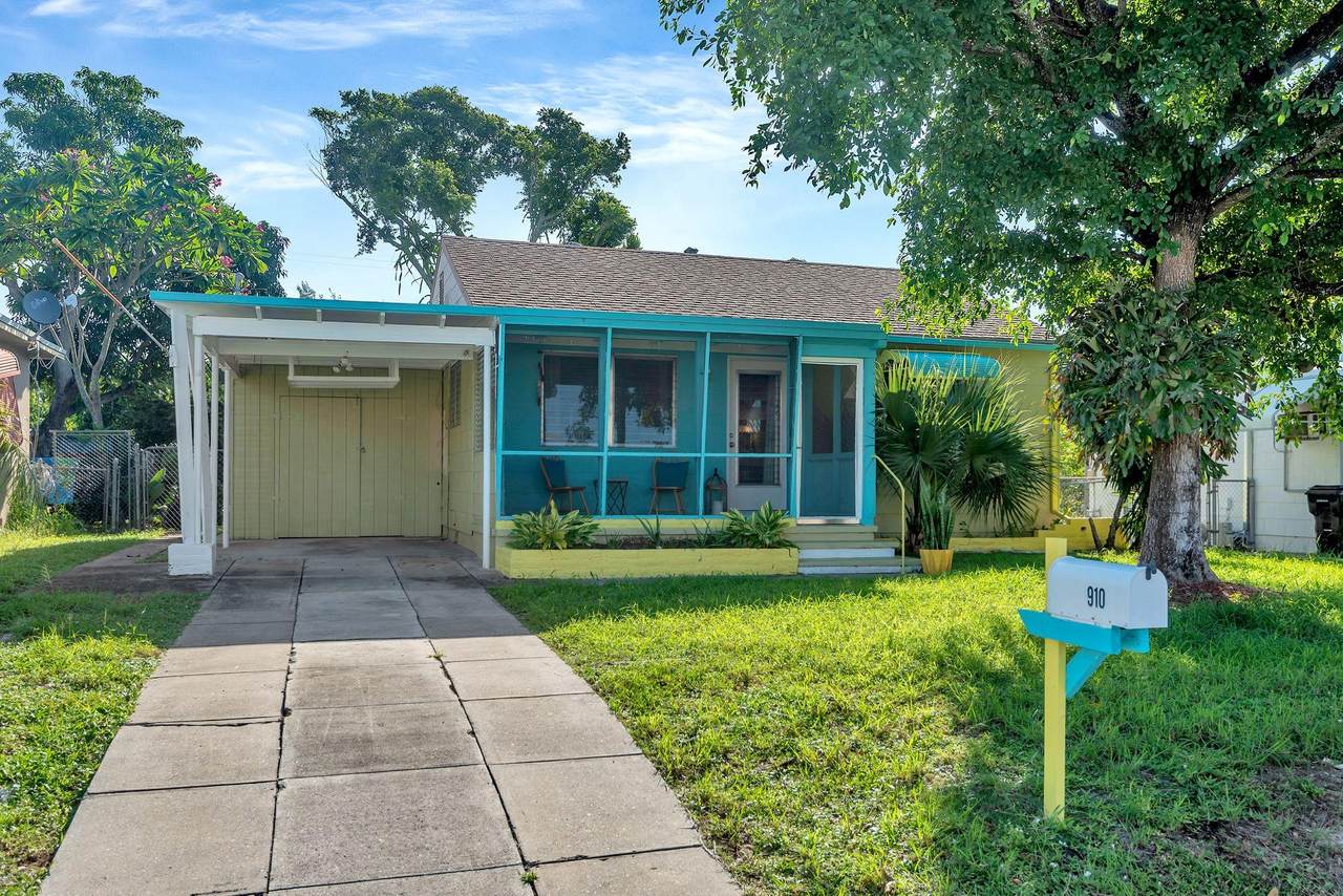 910 E Street - Photo 1