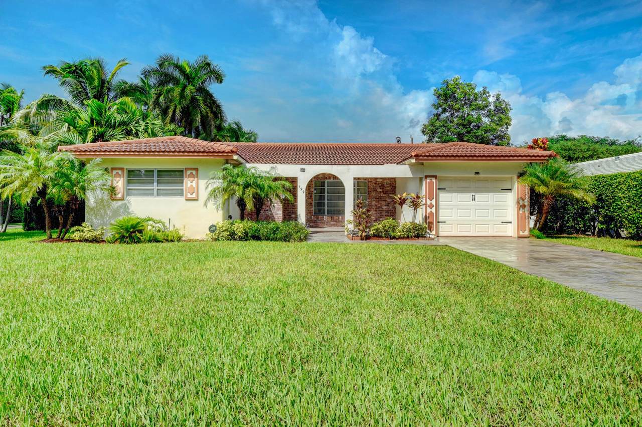 799 Periwinkle Street - Photo 1