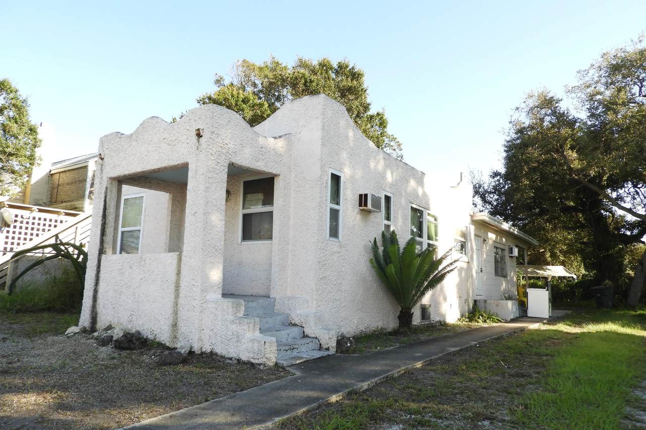 515 Hampton Place - Photo 1