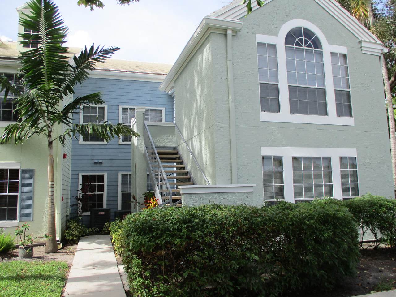 1020 Crystal Way - Photo 1