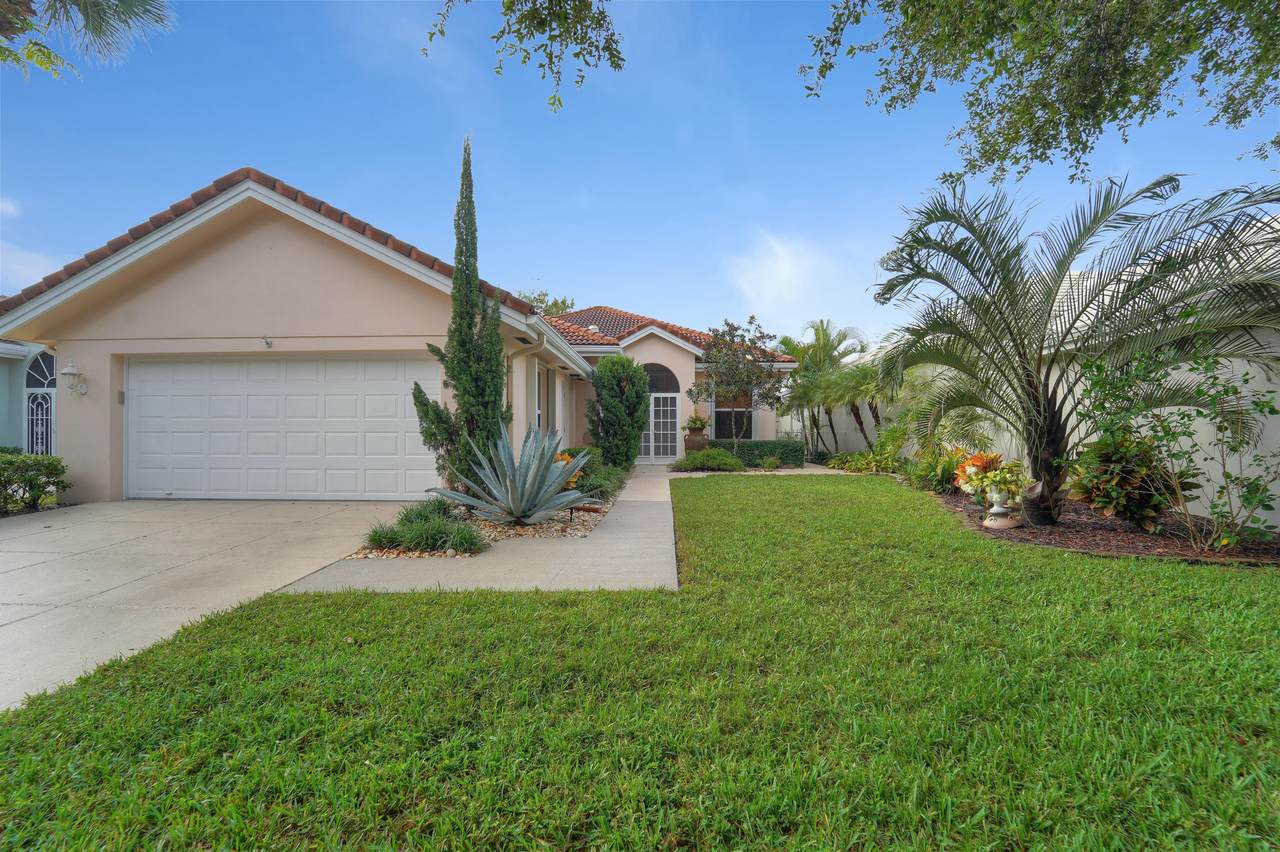 107 Hampton Drive - Photo 1