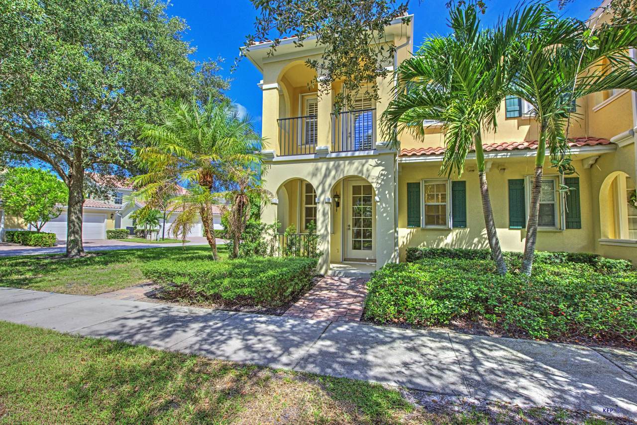 211 Barcelona Drive - Photo 1
