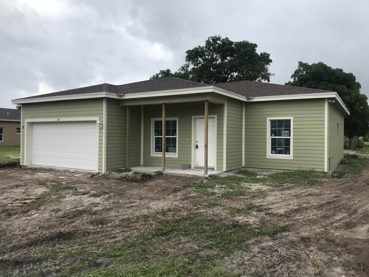 136 11 Avenue - Photo 1