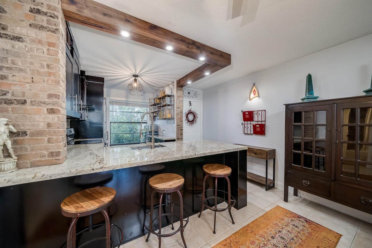 204 Lake Pointe Drive - Photo 1