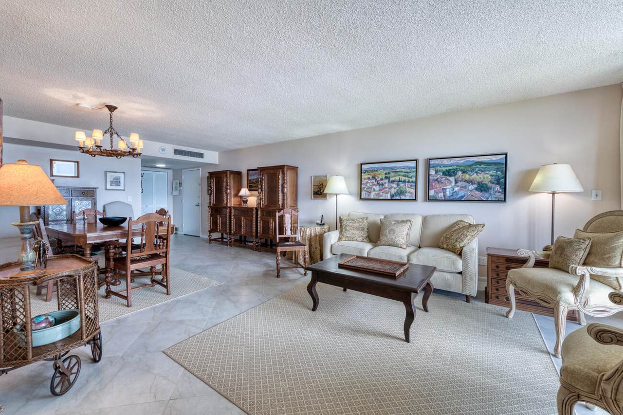 2400 Presidential Way - Photo 1
