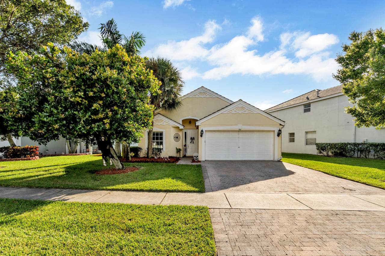 101 Canterbury Place - Photo 1