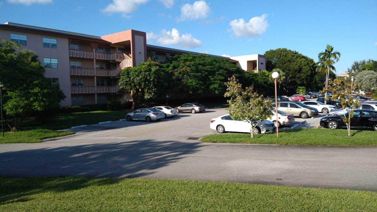2804 Victoria Way - Photo 1