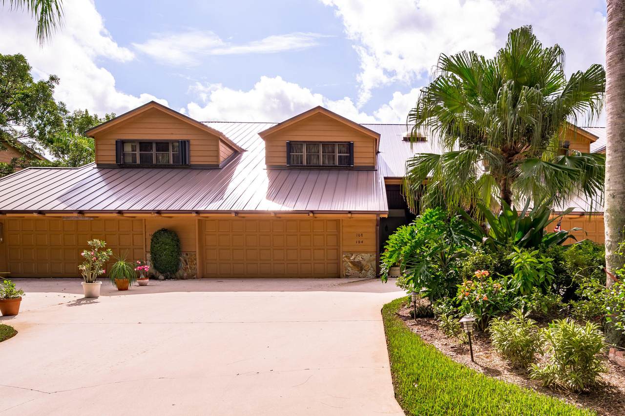 108 Crestwood Circle - Photo 1