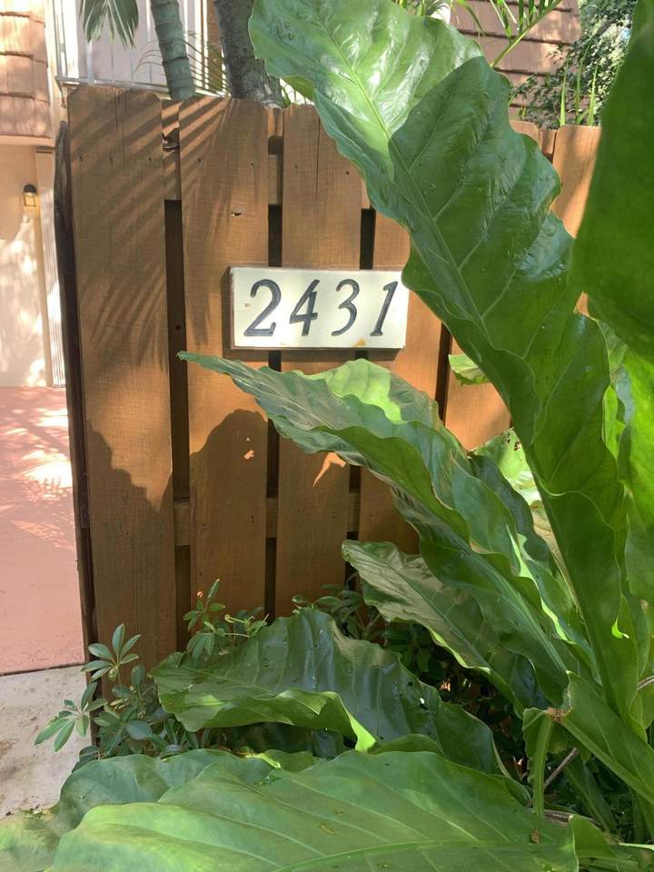 2431 24th Court - Photo 1